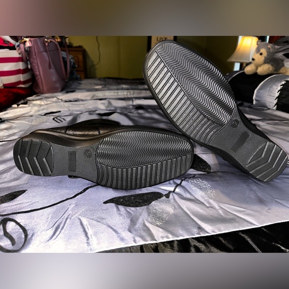 Black booties NIB sz 9 - Picture 4 of 4